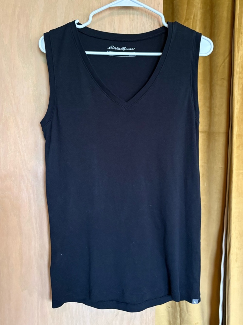 Eddie Bauer Black V-Neck Sleeveless Tank Top